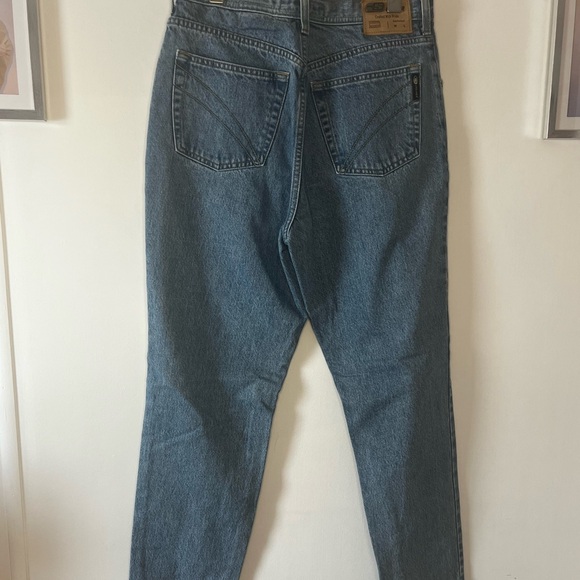 High-Rise Straight Leg Jeans in Medium Blue - Picture 2 of 4